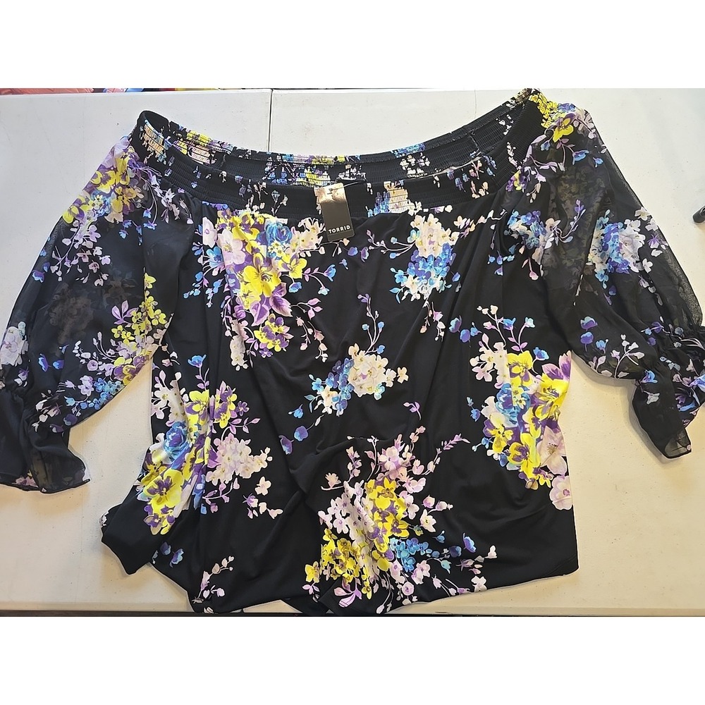 Torrid 4 NWT 4X Black Off the Shoulder Ruffle Sleeve Smocked Swing Floral‎